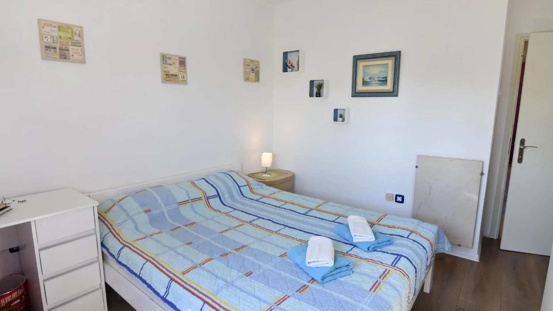 Apartments With Wifi Umag - 22377 0*,  Croacia