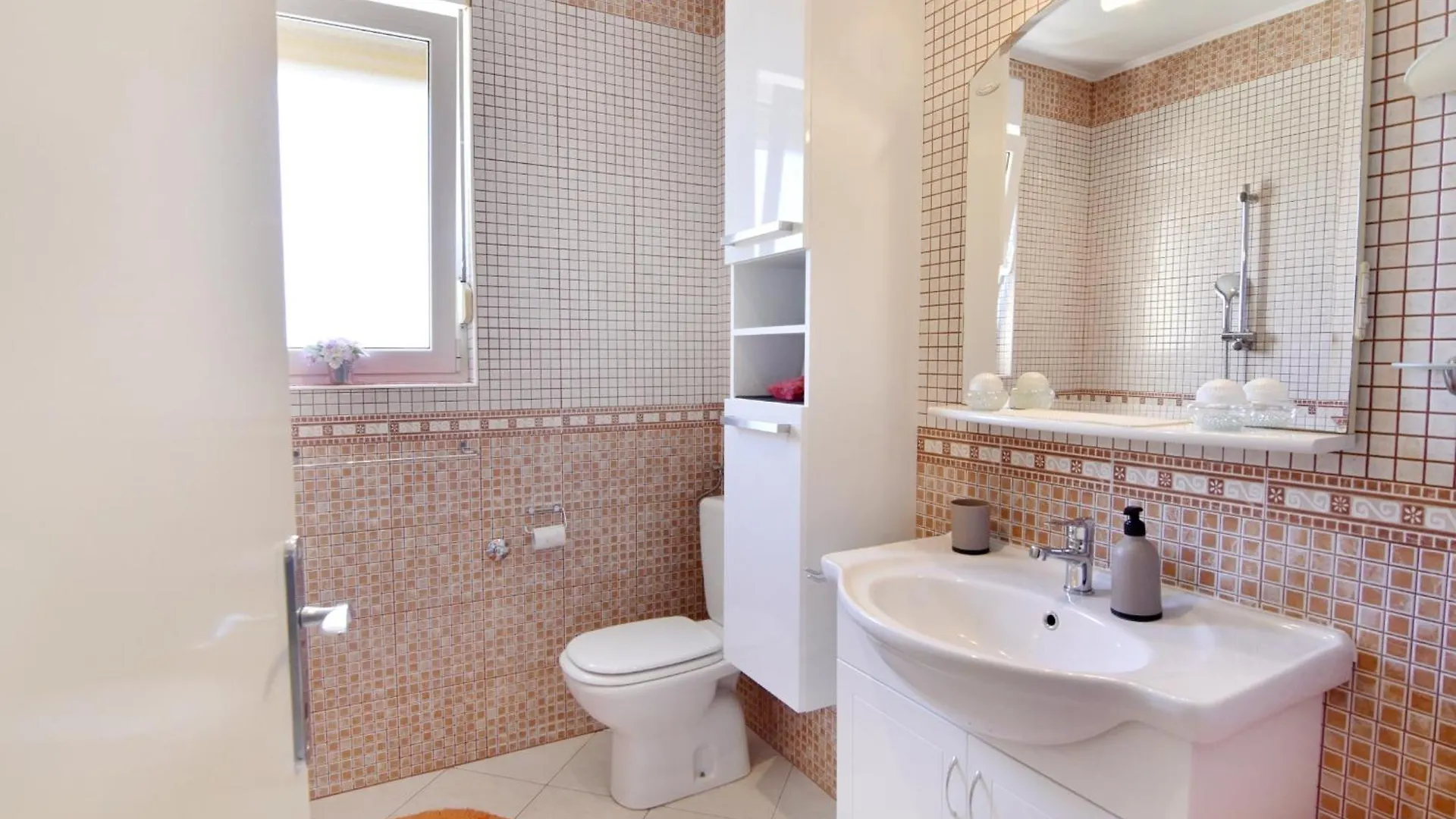 Apartments With Wifi Umag - 22377